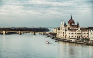 Read more about the article İstanbul – Budapeşte Uçak Bileti 3.300 TL